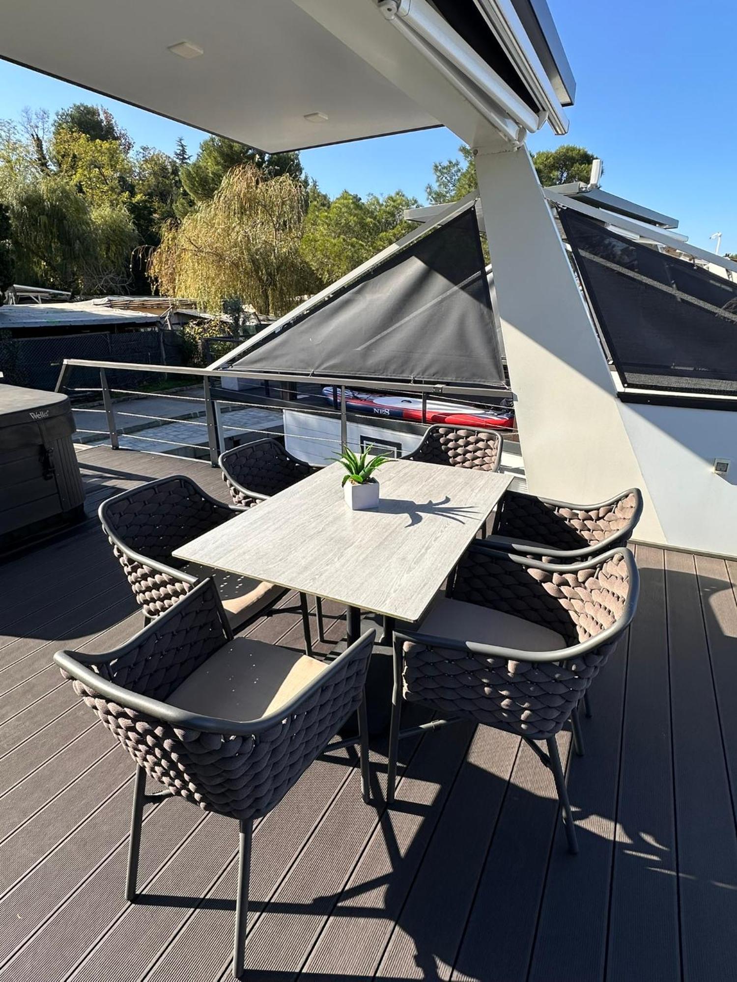 Floating House - Marina Pearl Apartment Порторож Екстериор снимка