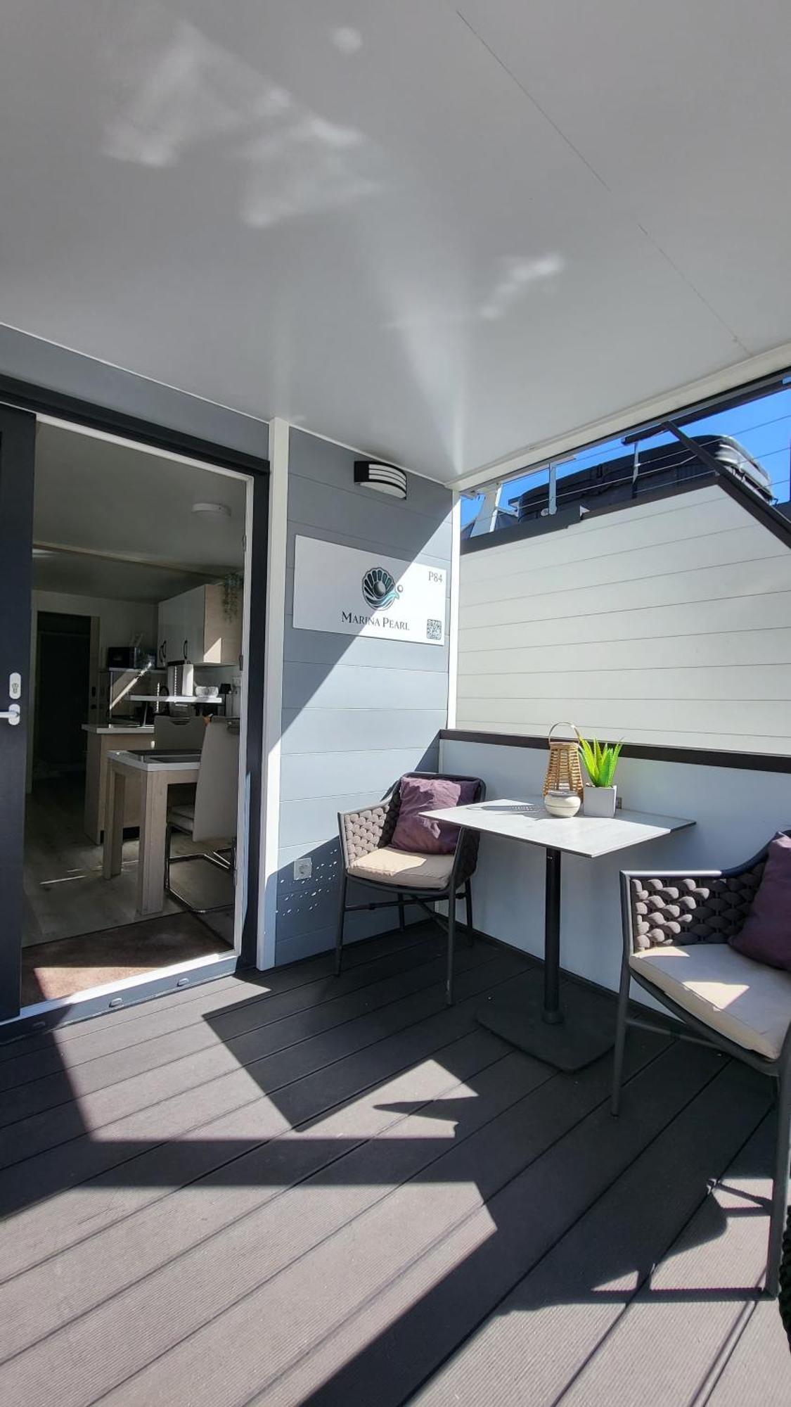 Floating House - Marina Pearl Apartment Порторож Екстериор снимка