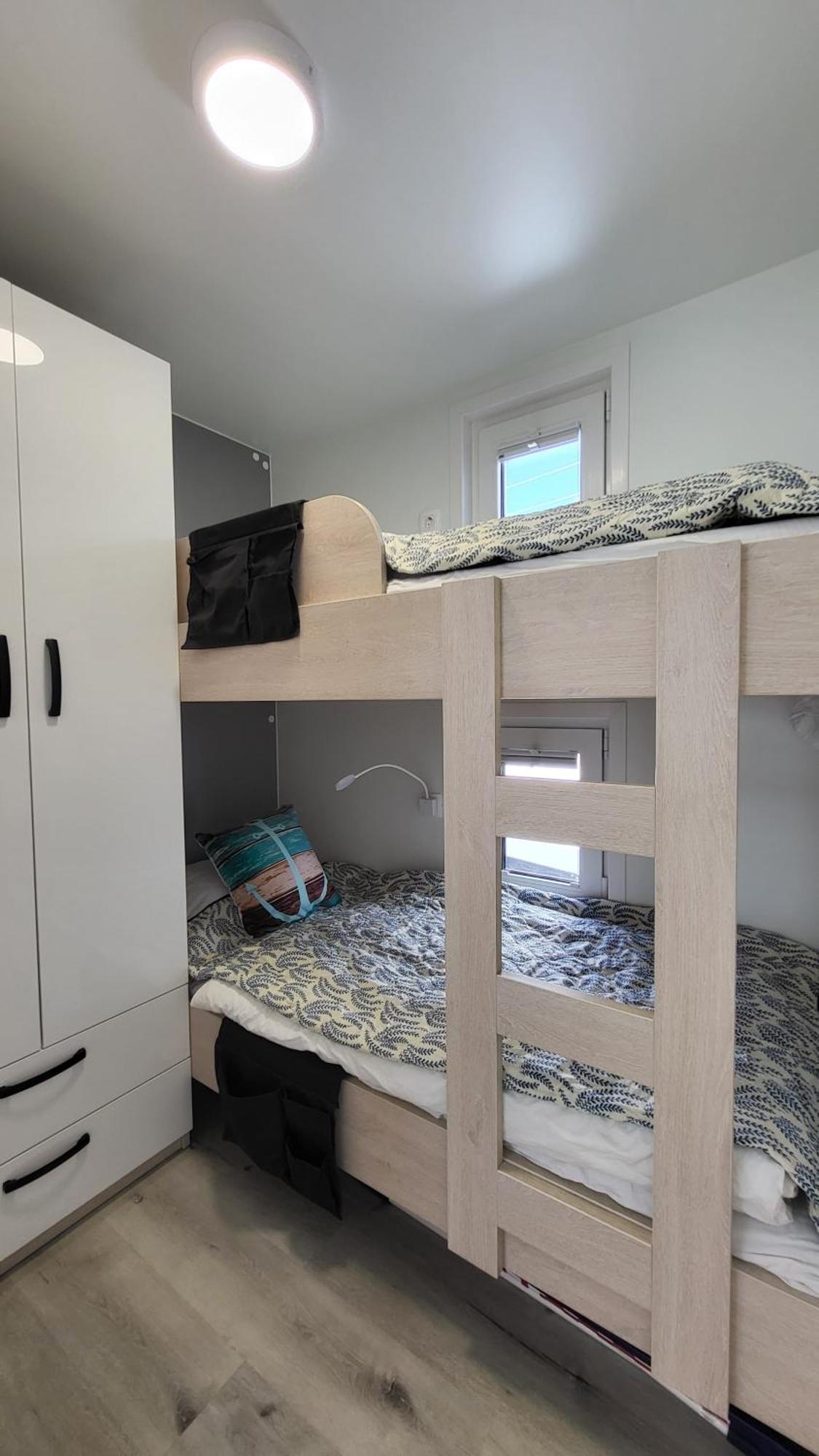 Floating House - Marina Pearl Apartment Порторож Екстериор снимка