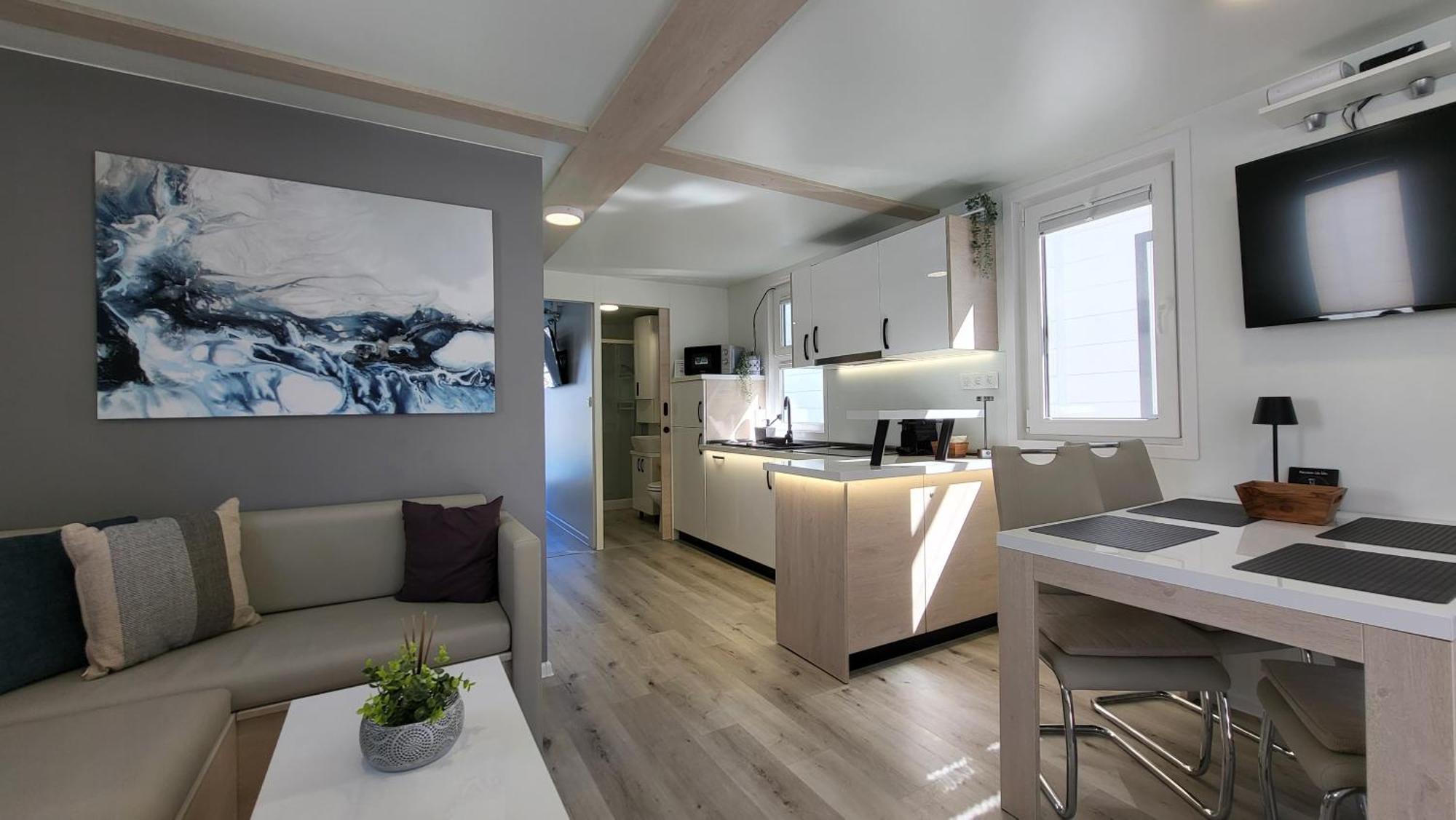 Floating House - Marina Pearl Apartment Порторож Екстериор снимка