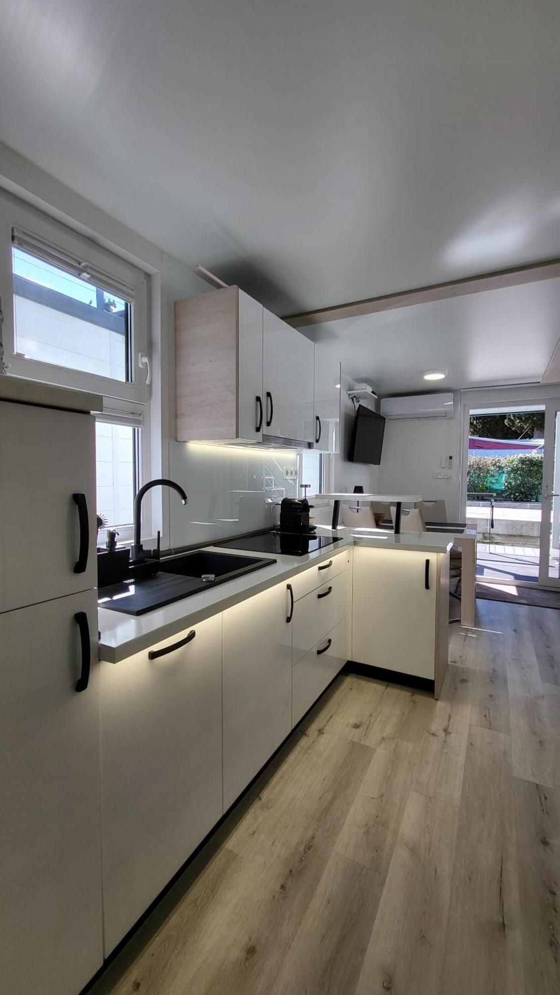 Floating House - Marina Pearl Apartment Порторож Екстериор снимка