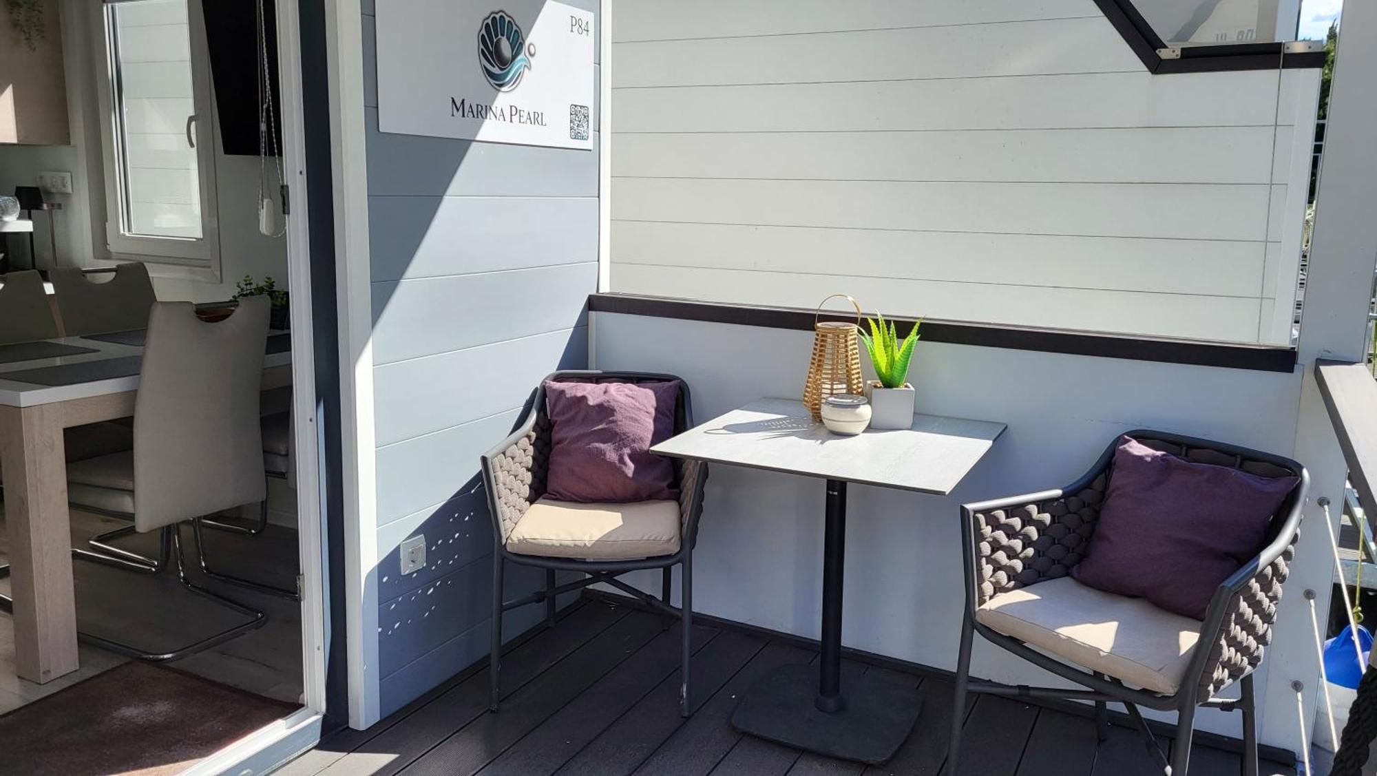 Floating House - Marina Pearl Apartment Порторож Екстериор снимка