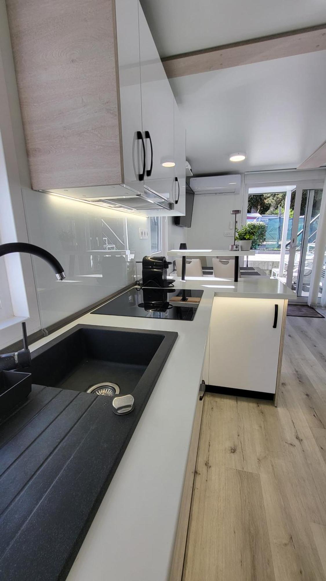 Floating House - Marina Pearl Apartment Порторож Екстериор снимка