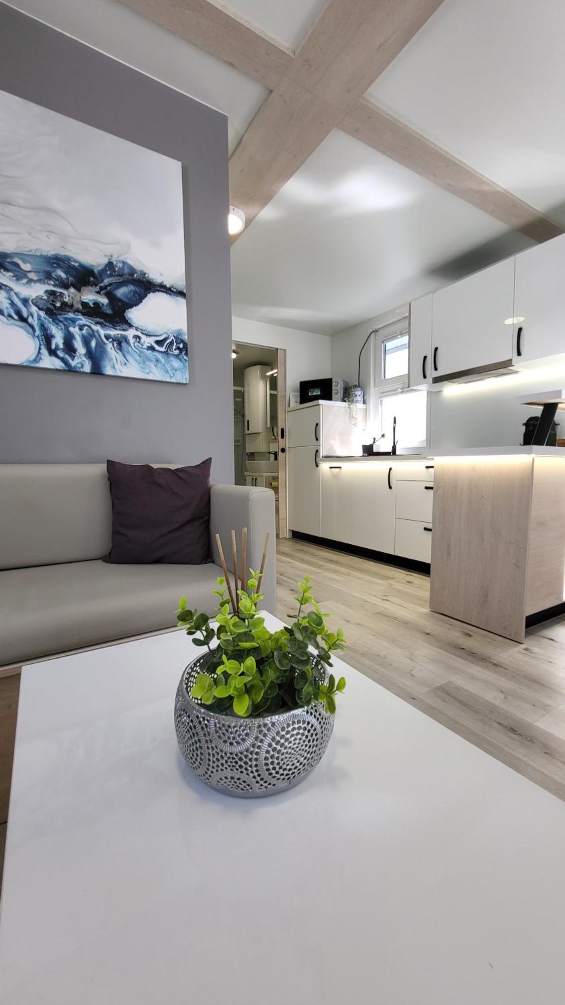 Floating House - Marina Pearl Apartment Порторож Екстериор снимка